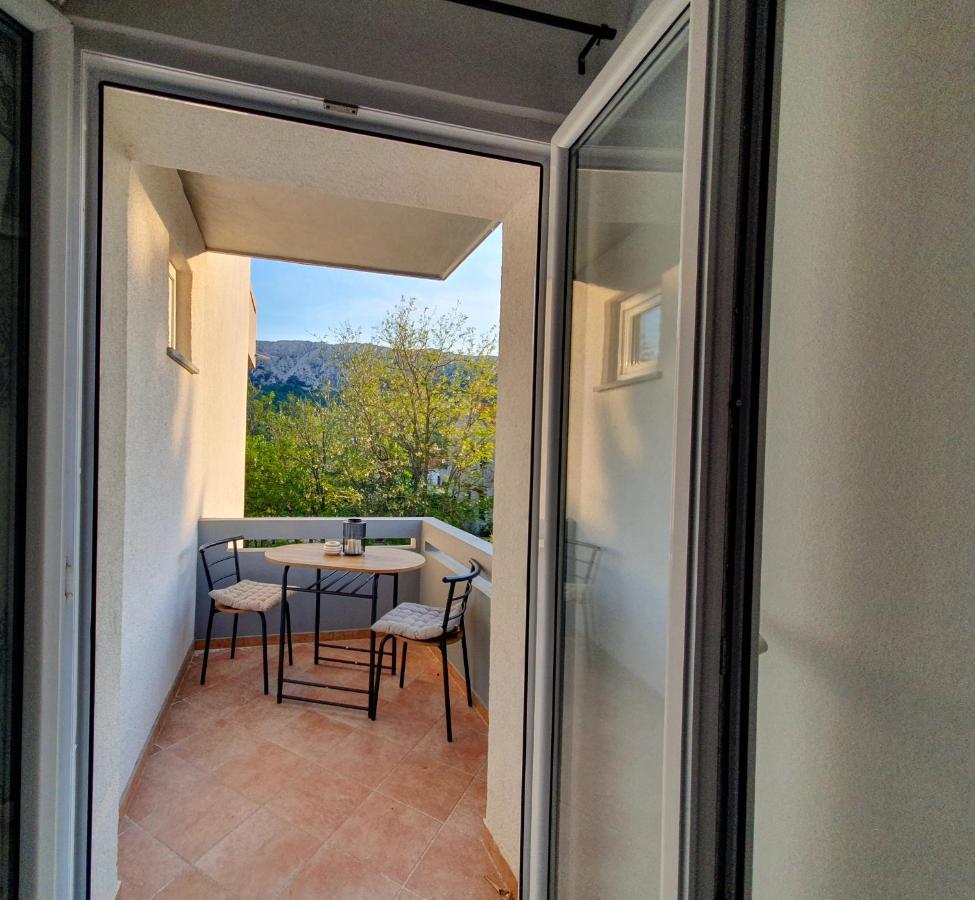 Apartments Mira Башка Екстер'єр фото