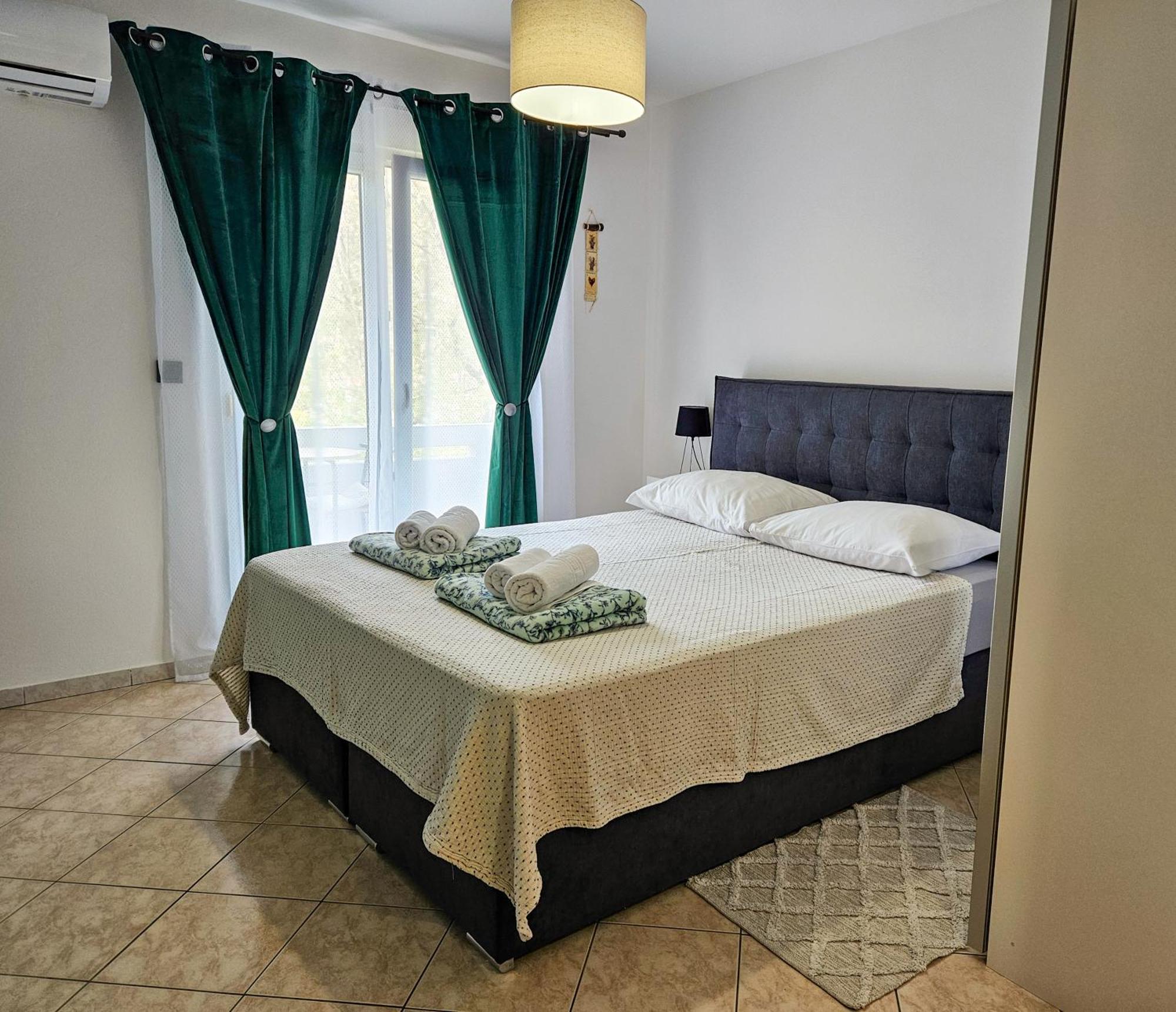 Apartments Mira Башка Екстер'єр фото